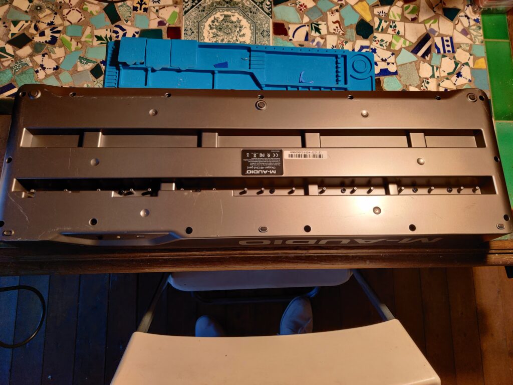 Le dos du clavier Oxygem 49 M Audio